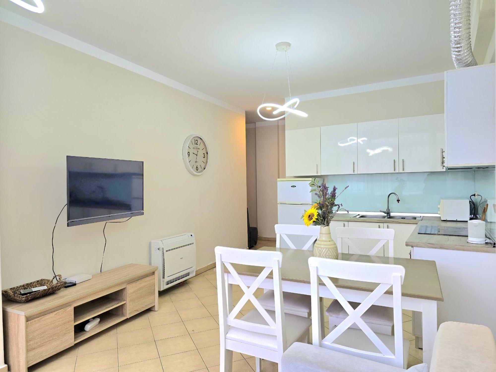 Sunny - 180 Durrës