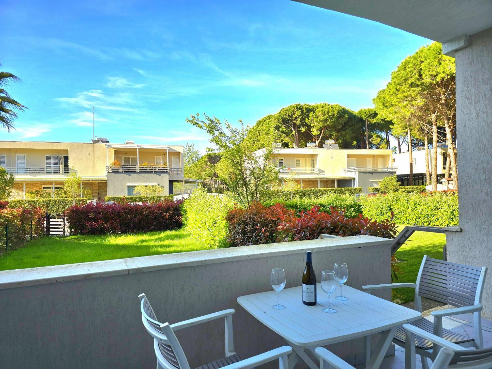 Sunny - 180 Apartament Durrës